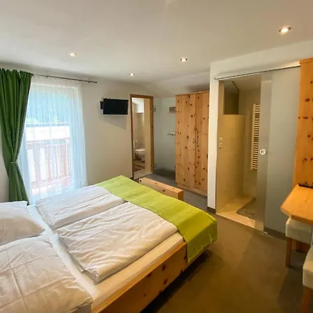 בית הארחה Haus Talblick 3*