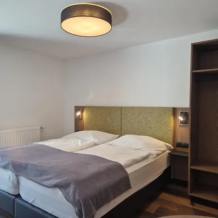 בית הארחה Haus Talblick 3*