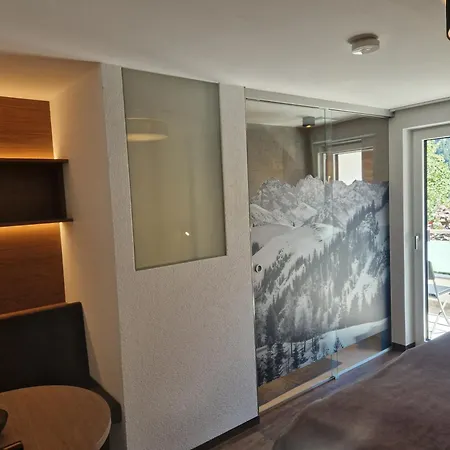 בית הארחה Haus Talblick פרטנאו